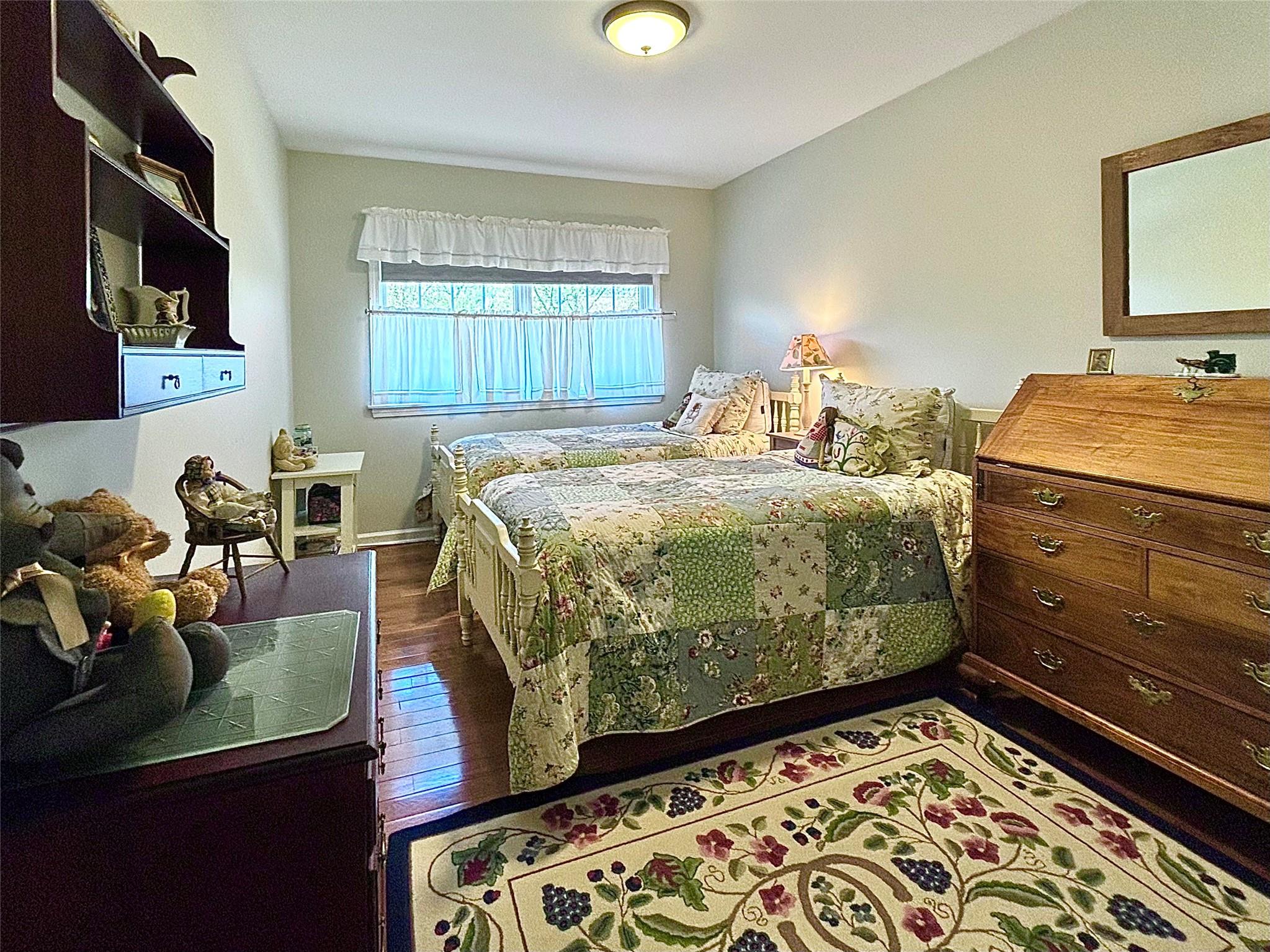 Rhinebeck, New York 12572, United States, 2 Bedrooms Bedrooms, ,3 BathroomsBathrooms,Residential,Pending,182212