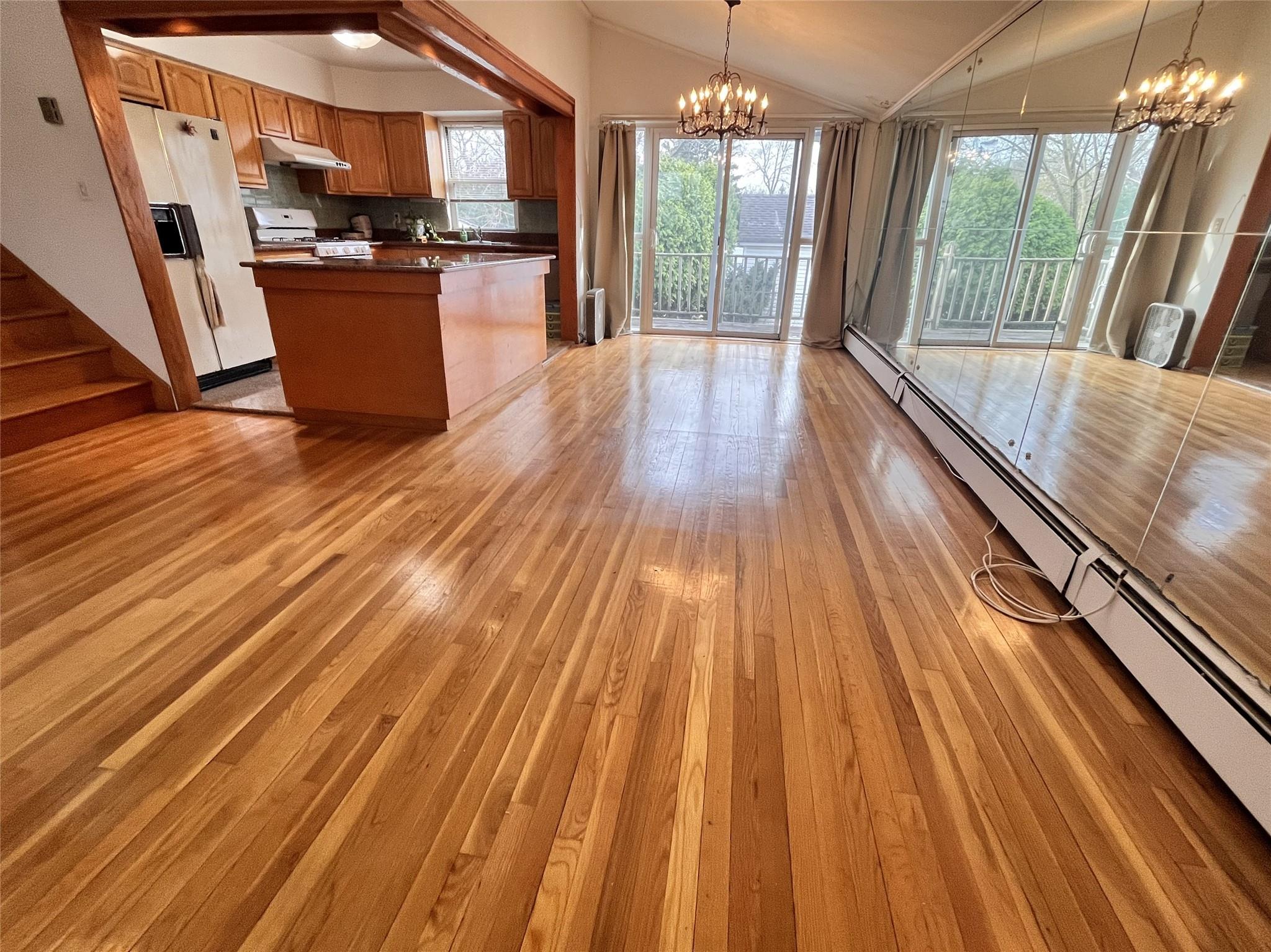 12 Wallace Court, Valley Stream, New York image 2