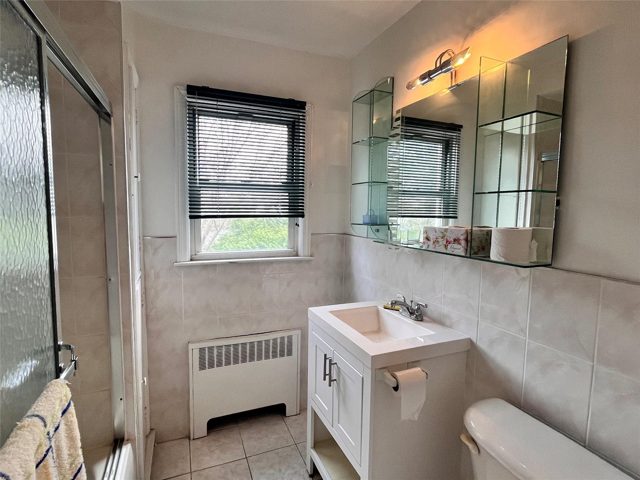 12 Wallace Court, Valley Stream, New York image 6