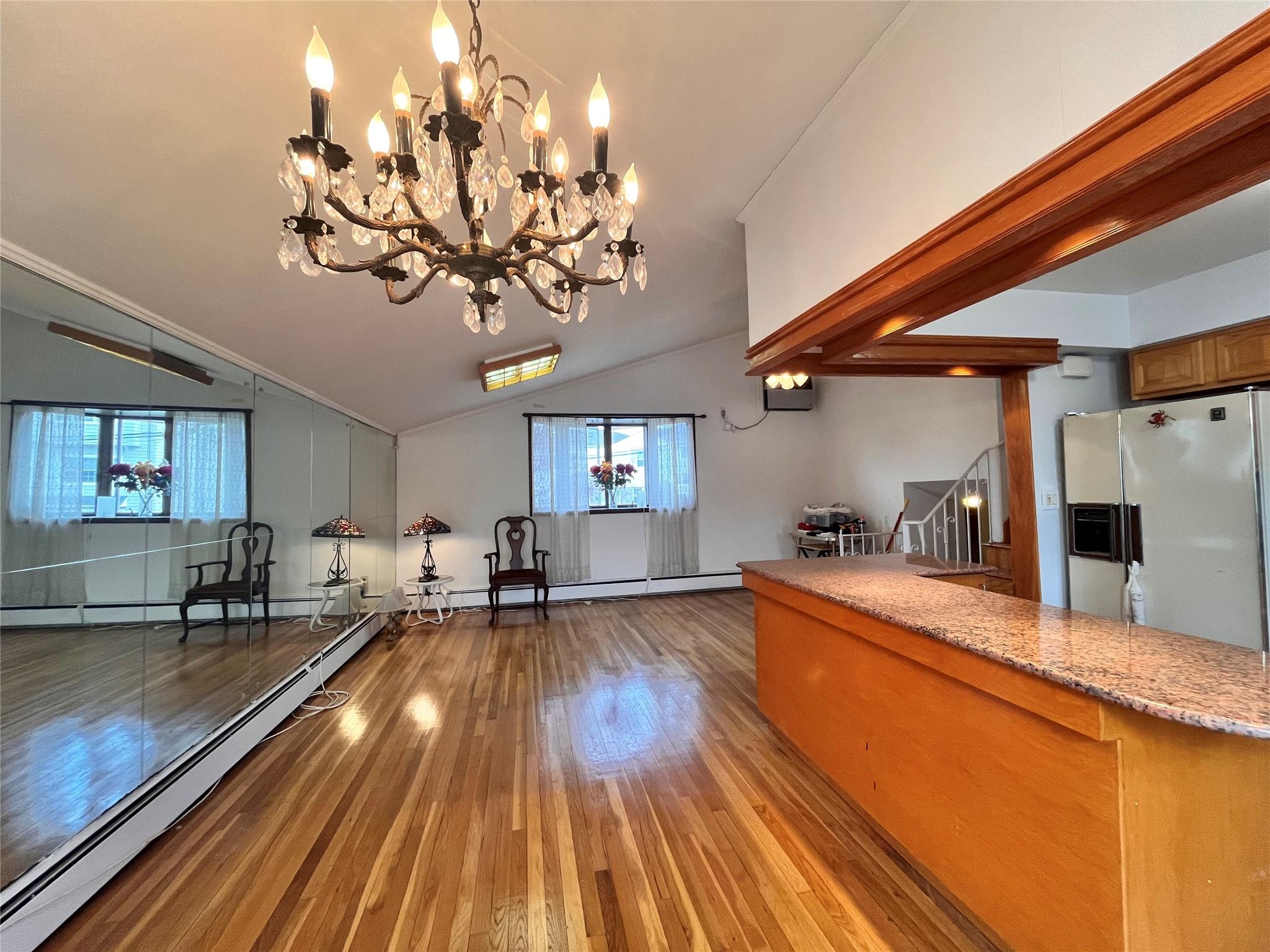 12 Wallace Court, Valley Stream, New York image 3