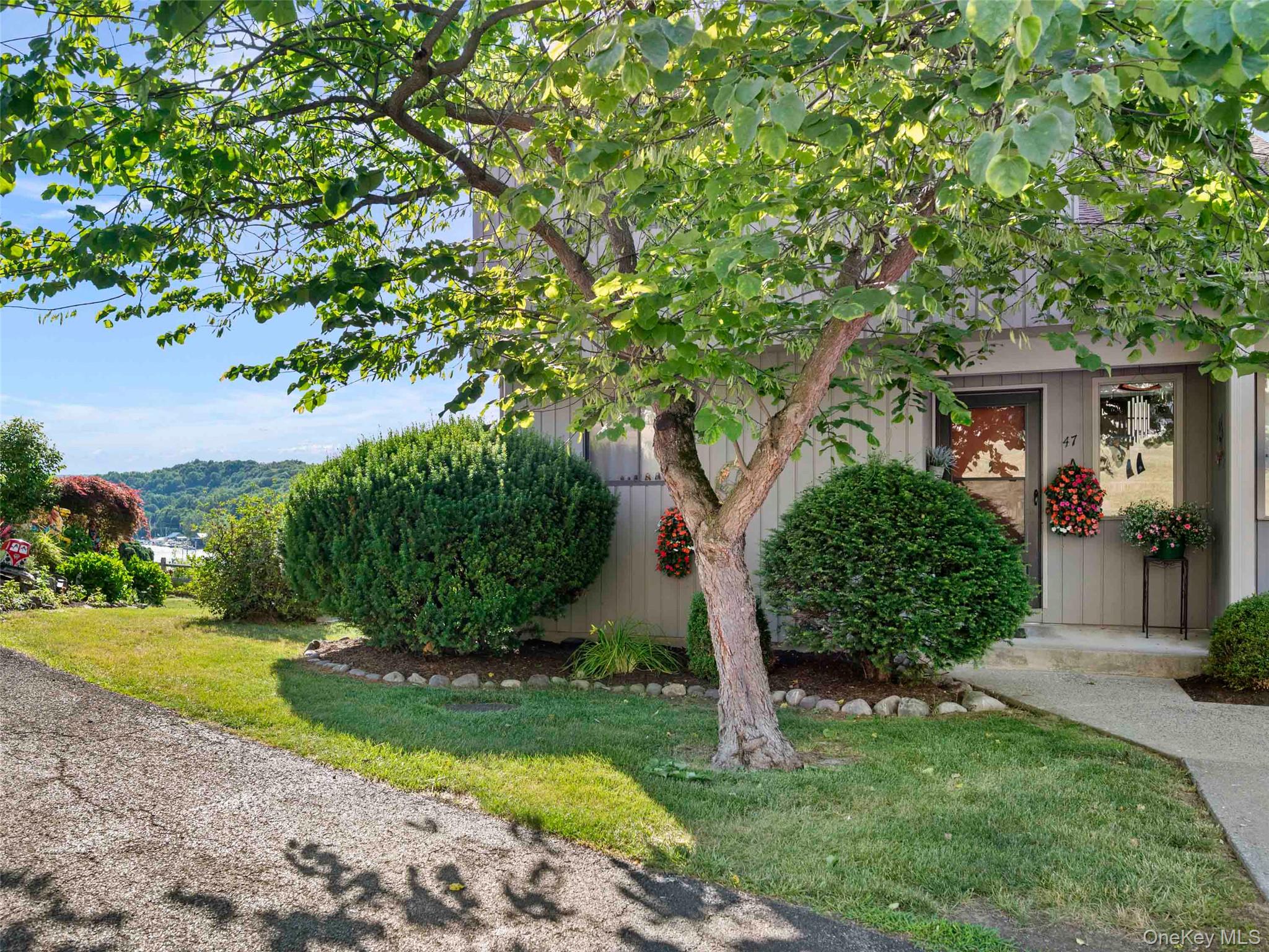 47 Rondout Harbor