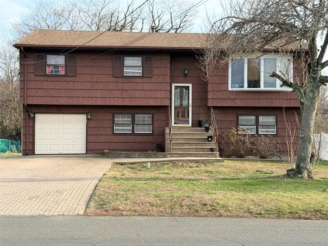 44 Sammis Avenue Deer Park NY 11729