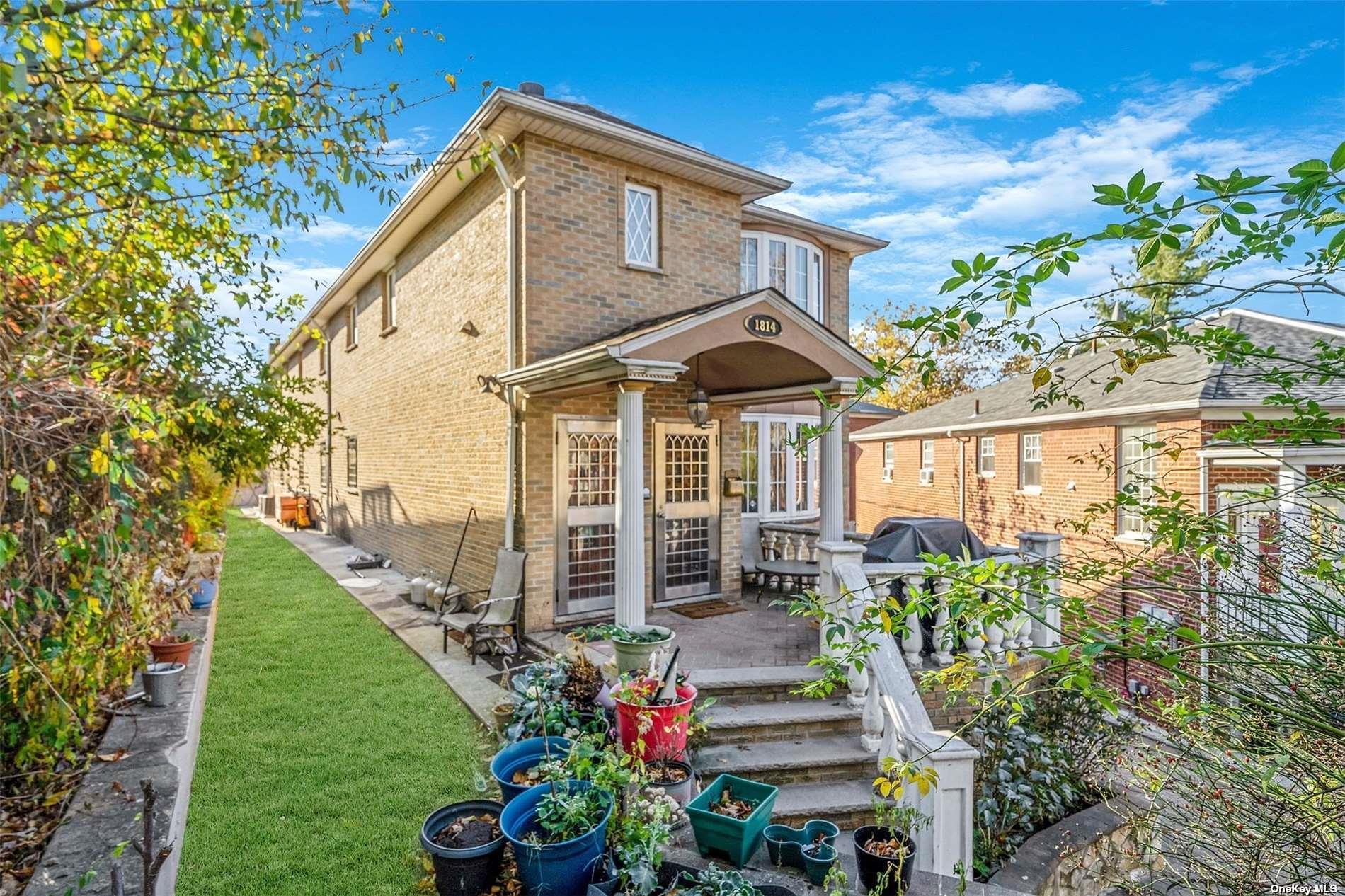 Property for Sale at 157 Street St, Whitestone, Queens, NY - Bedrooms: 6 
Bathrooms: 4  - $1,875,000