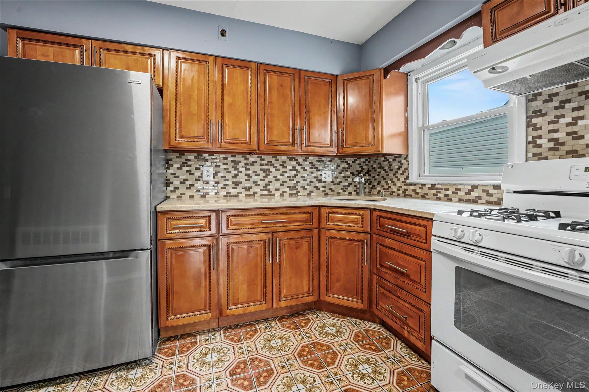 206 Hunnewell Avenue