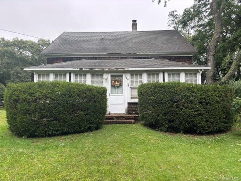 Homes For Sale - 284 Church Lane<br/> Riverhead, NY 11931