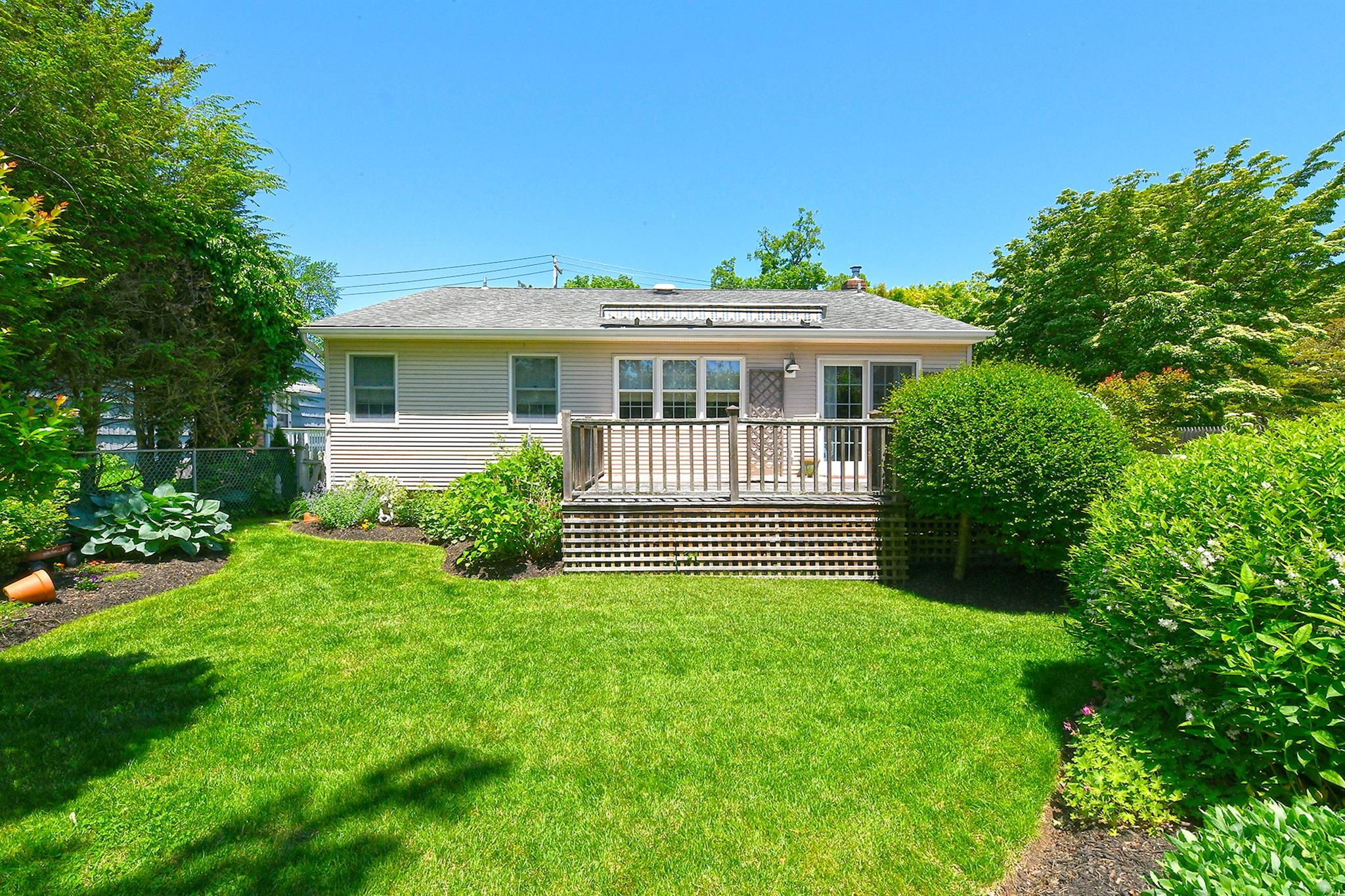 52 Fenwick Street, Greenlawn, New York image 41