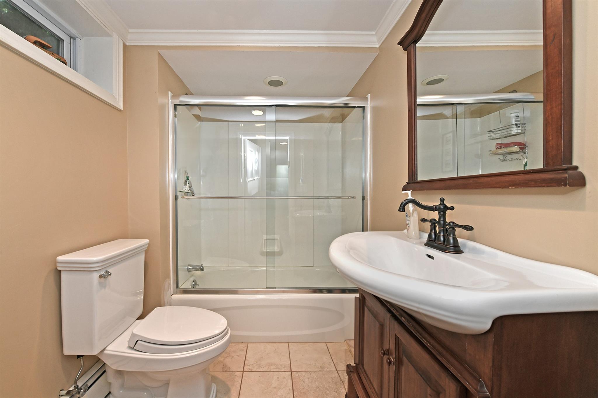 52 Fenwick Street, Greenlawn, New York image 27
