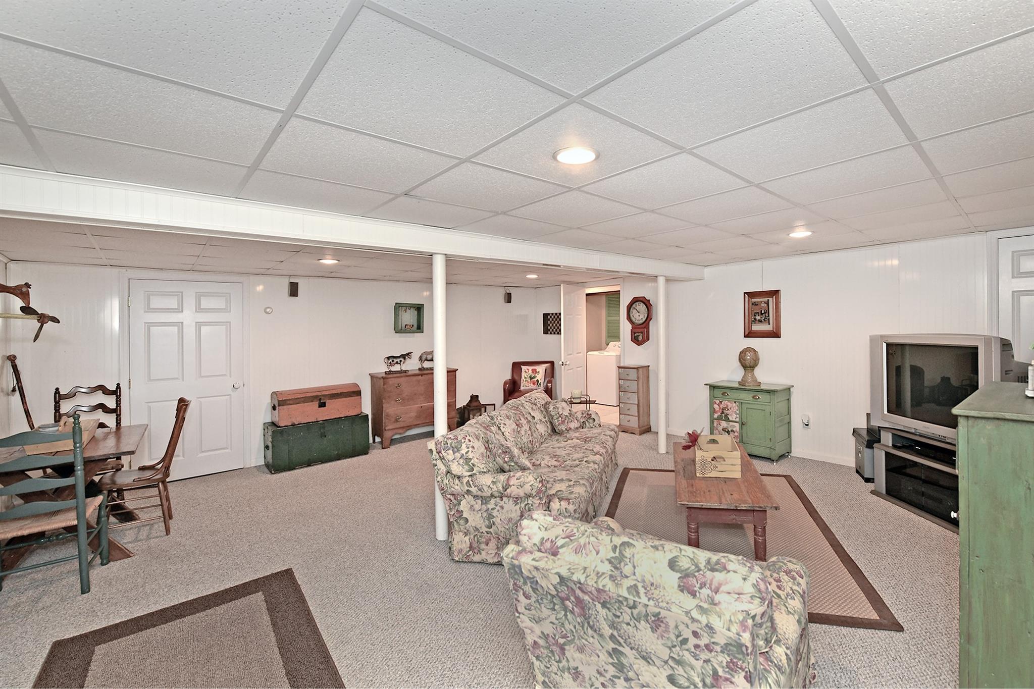 52 Fenwick Street, Greenlawn, New York image 26