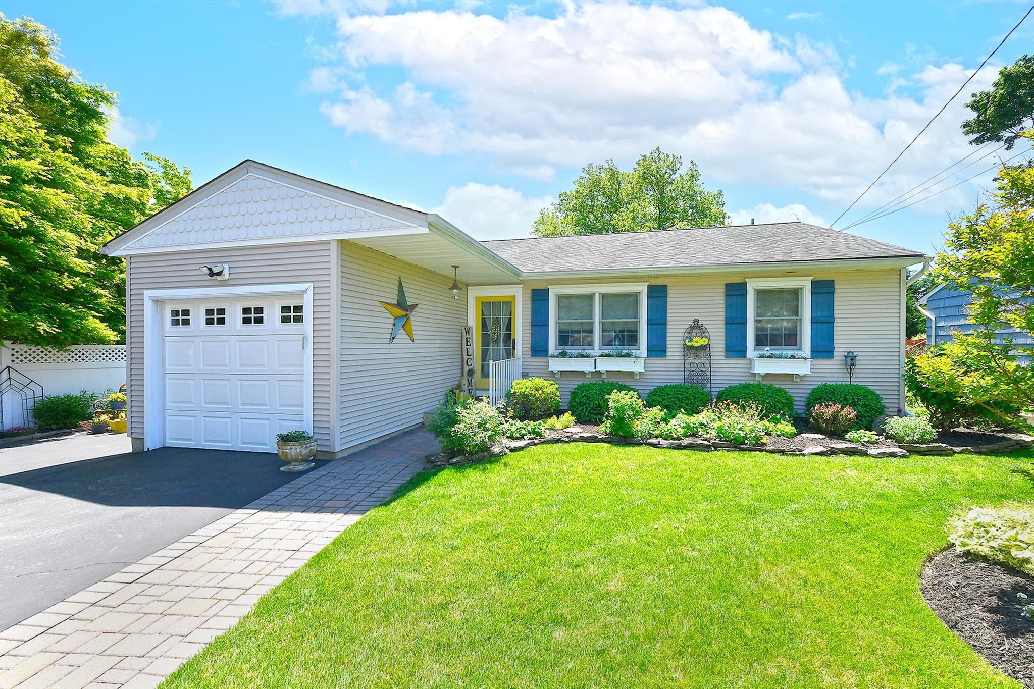 52 Fenwick Street, Greenlawn, New York image 1