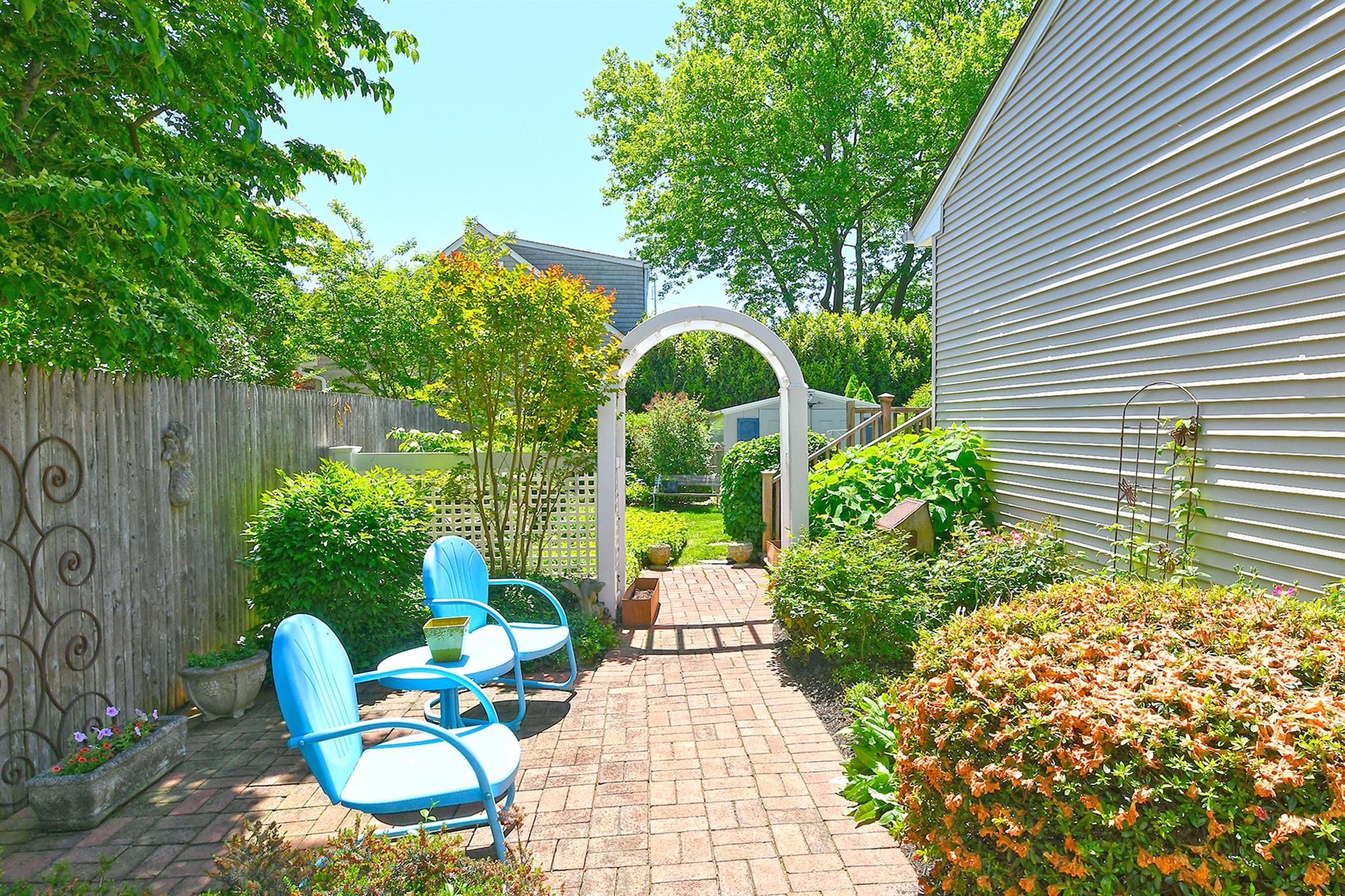 52 Fenwick Street, Greenlawn, New York image 35