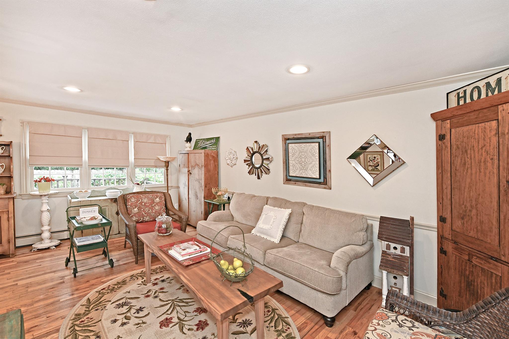 52 Fenwick Street, Greenlawn, New York image 11