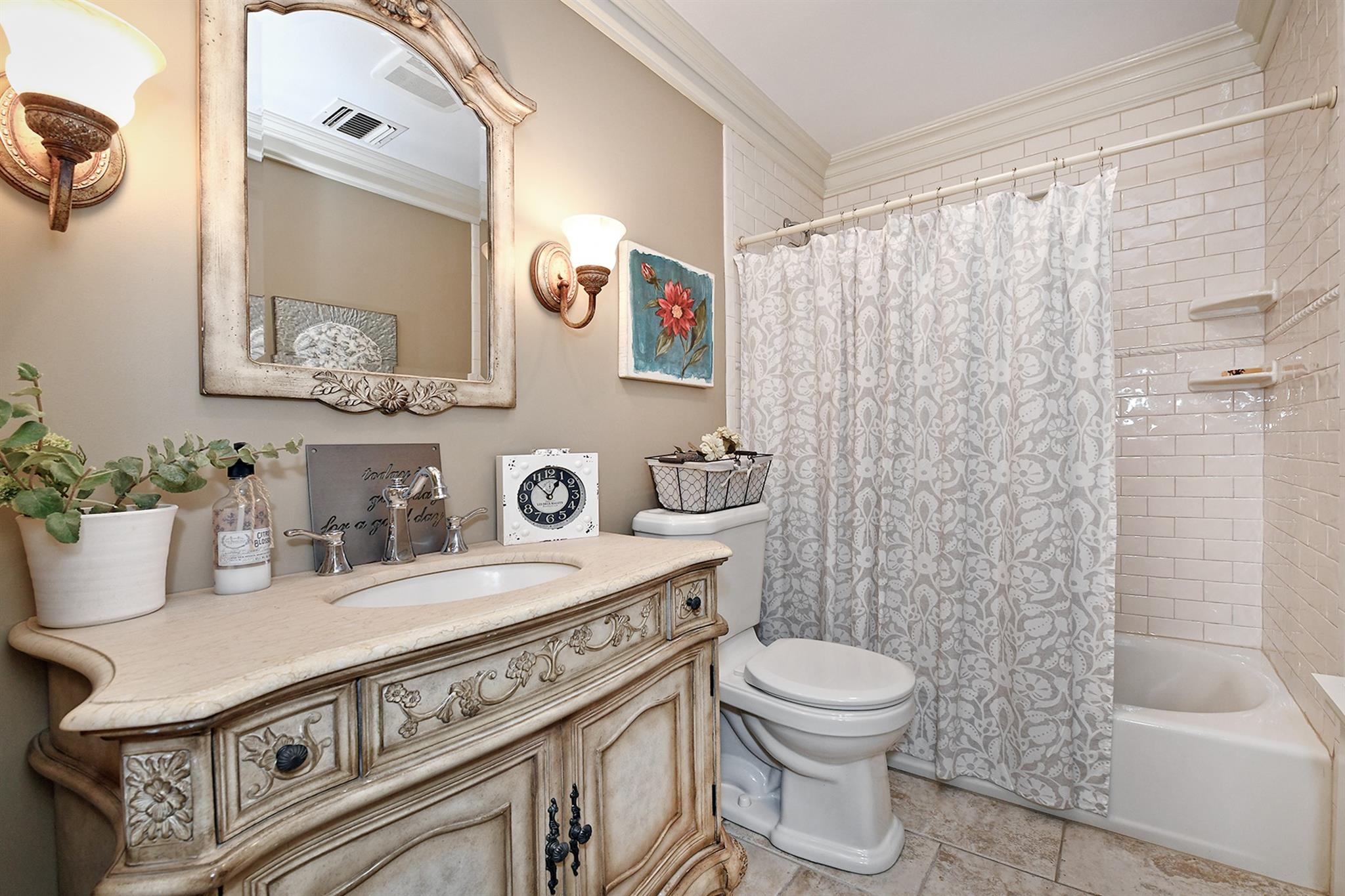 52 Fenwick Street, Greenlawn, New York image 23