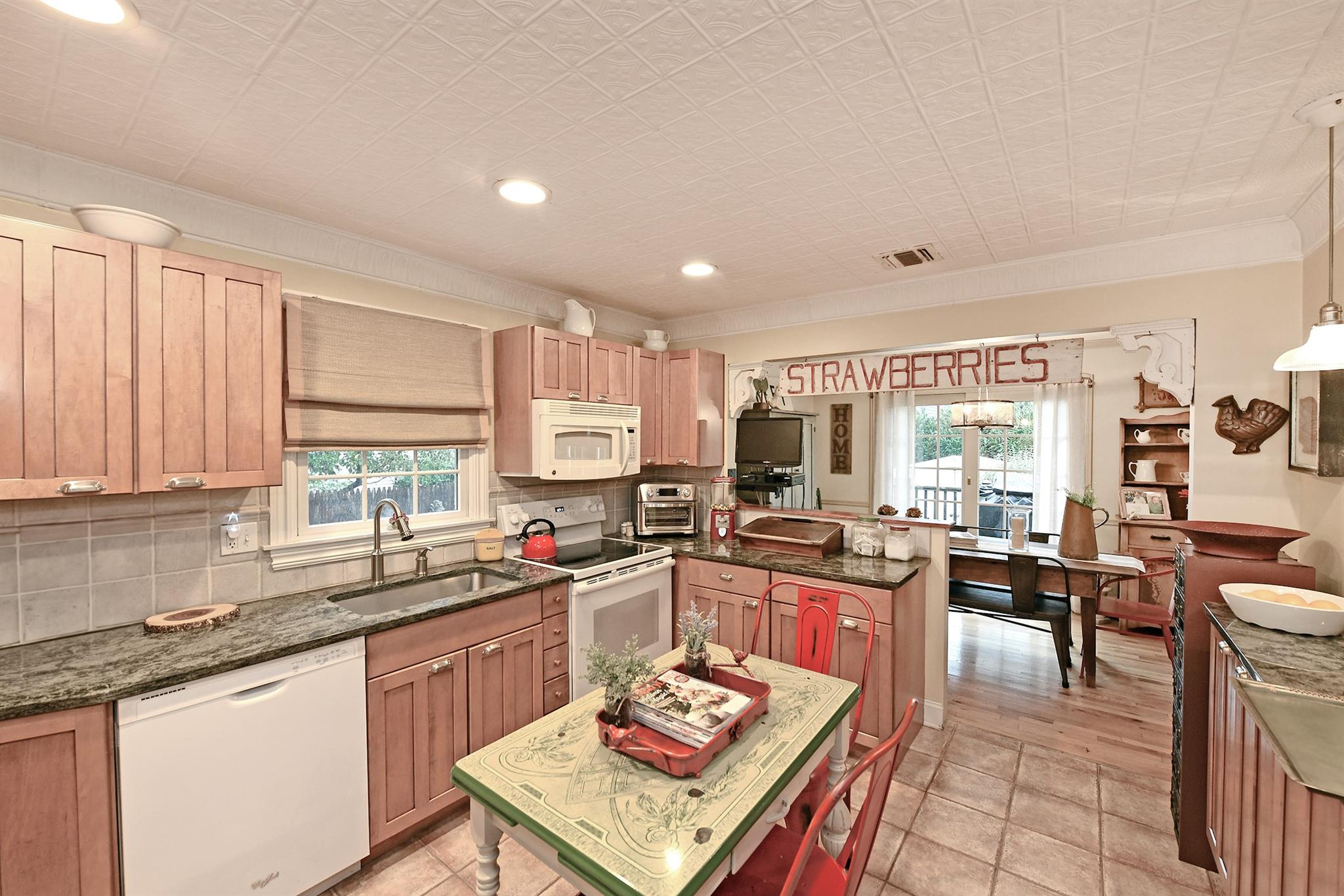 52 Fenwick Street, Greenlawn, New York image 16
