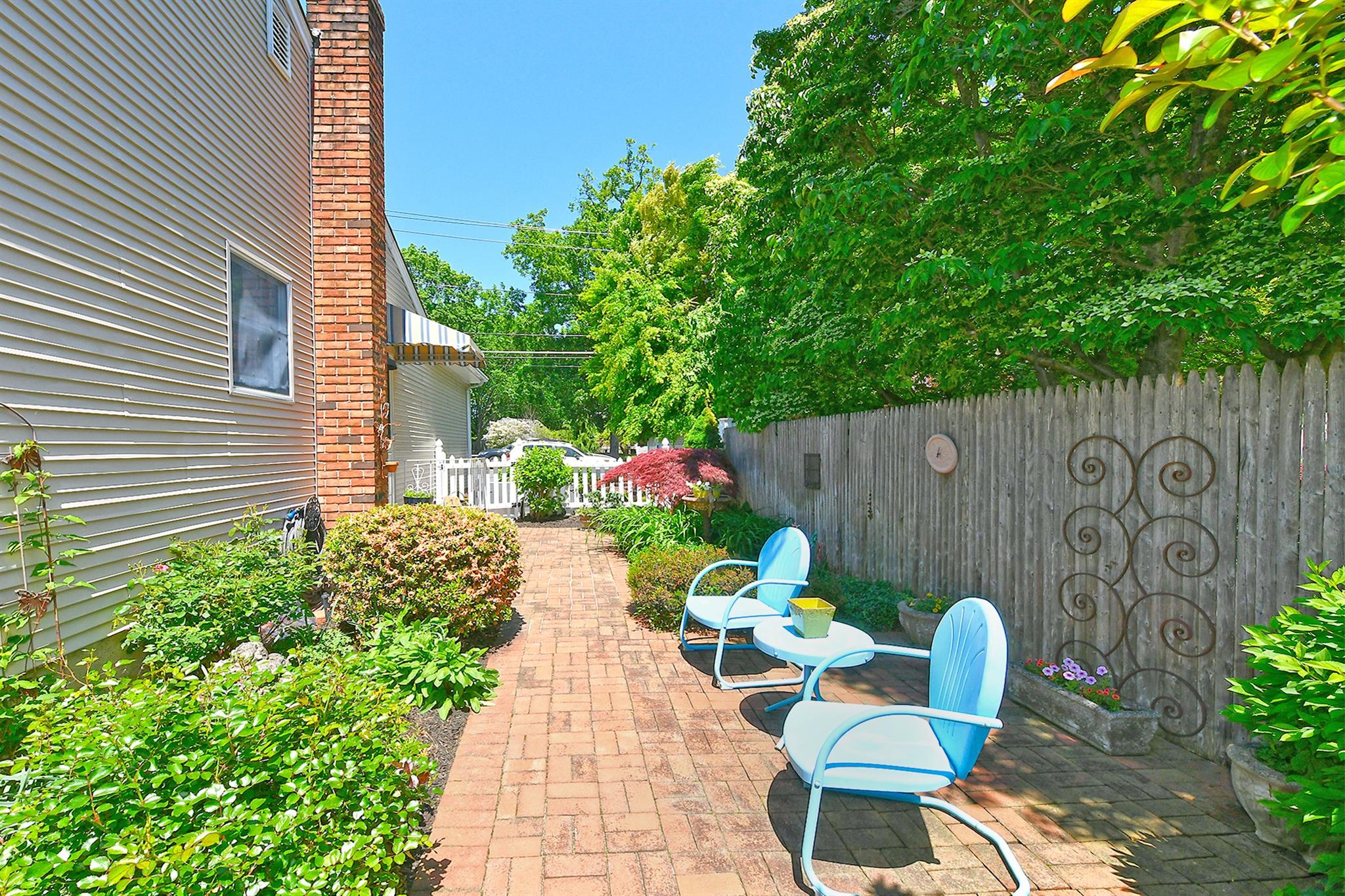 52 Fenwick Street, Greenlawn, New York image 43