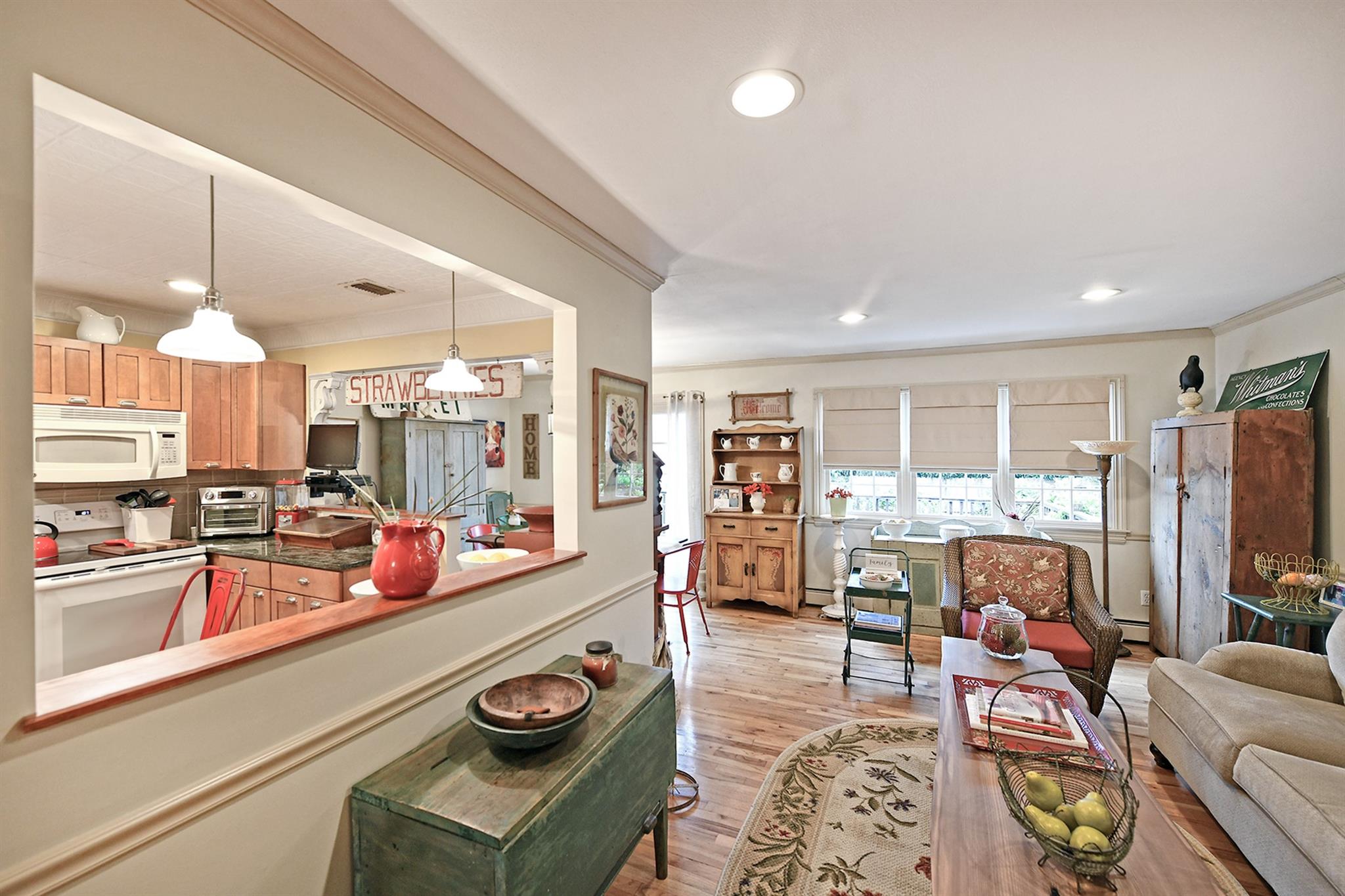 52 Fenwick Street, Greenlawn, New York image 9