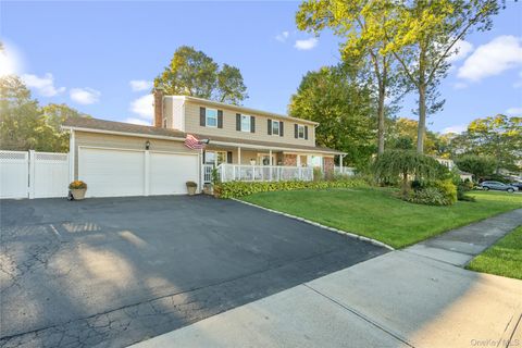 Photo of 8 Beaumont Lane, Lake Grove, NY 11755 (MLS # 911579)