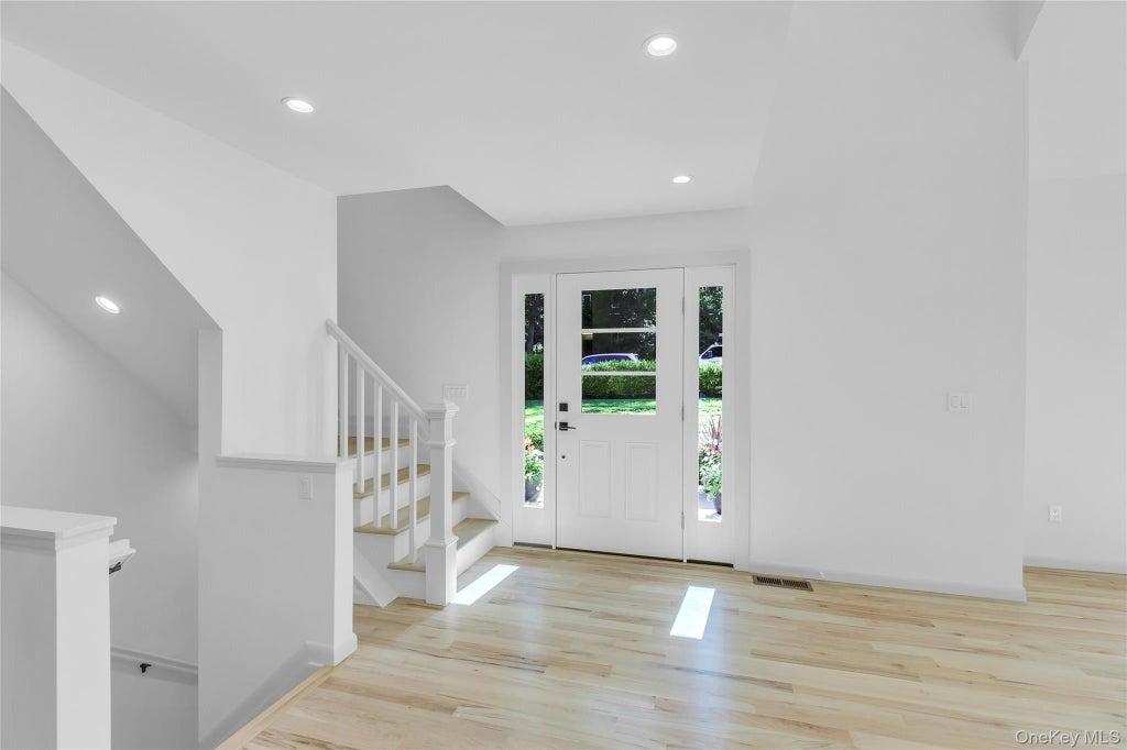 Photo of 1380 Jackson Landing, Mattituck, NY 11952 (MLS # 1025976)