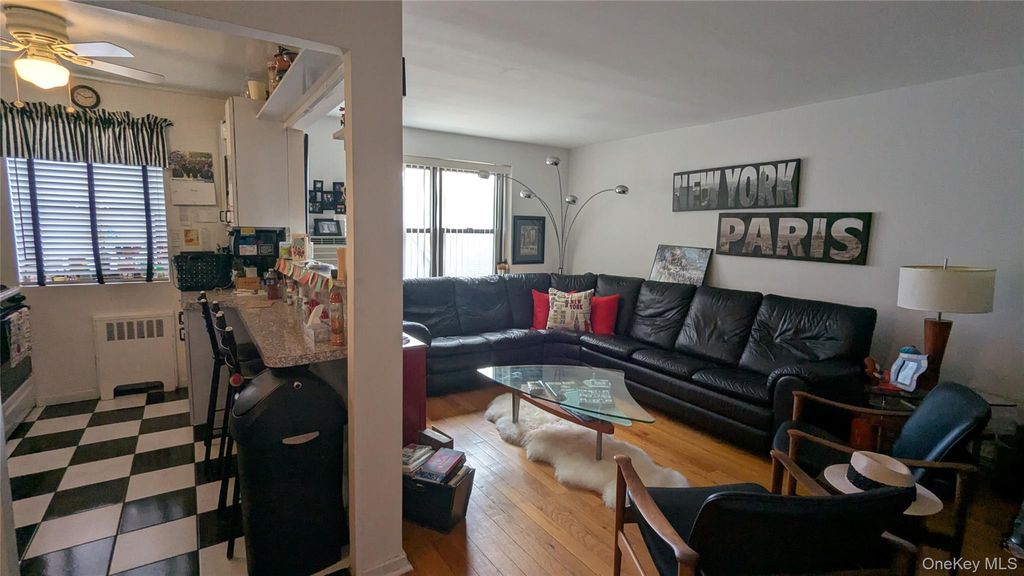 Photo of 4 West Mill Drive #1C, Great Neck, NY 11021 (MLS # 943430)