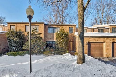 17 Windsor Gate Drive, North Hills, NY 11040 - MLS#: 955875