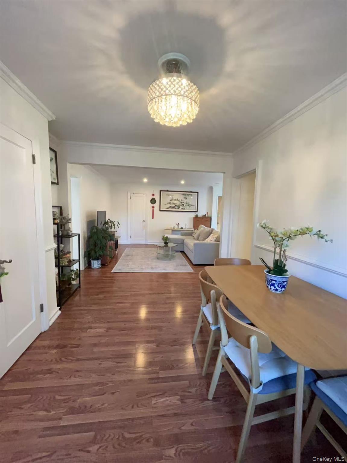 255-10 61st Avenue 907