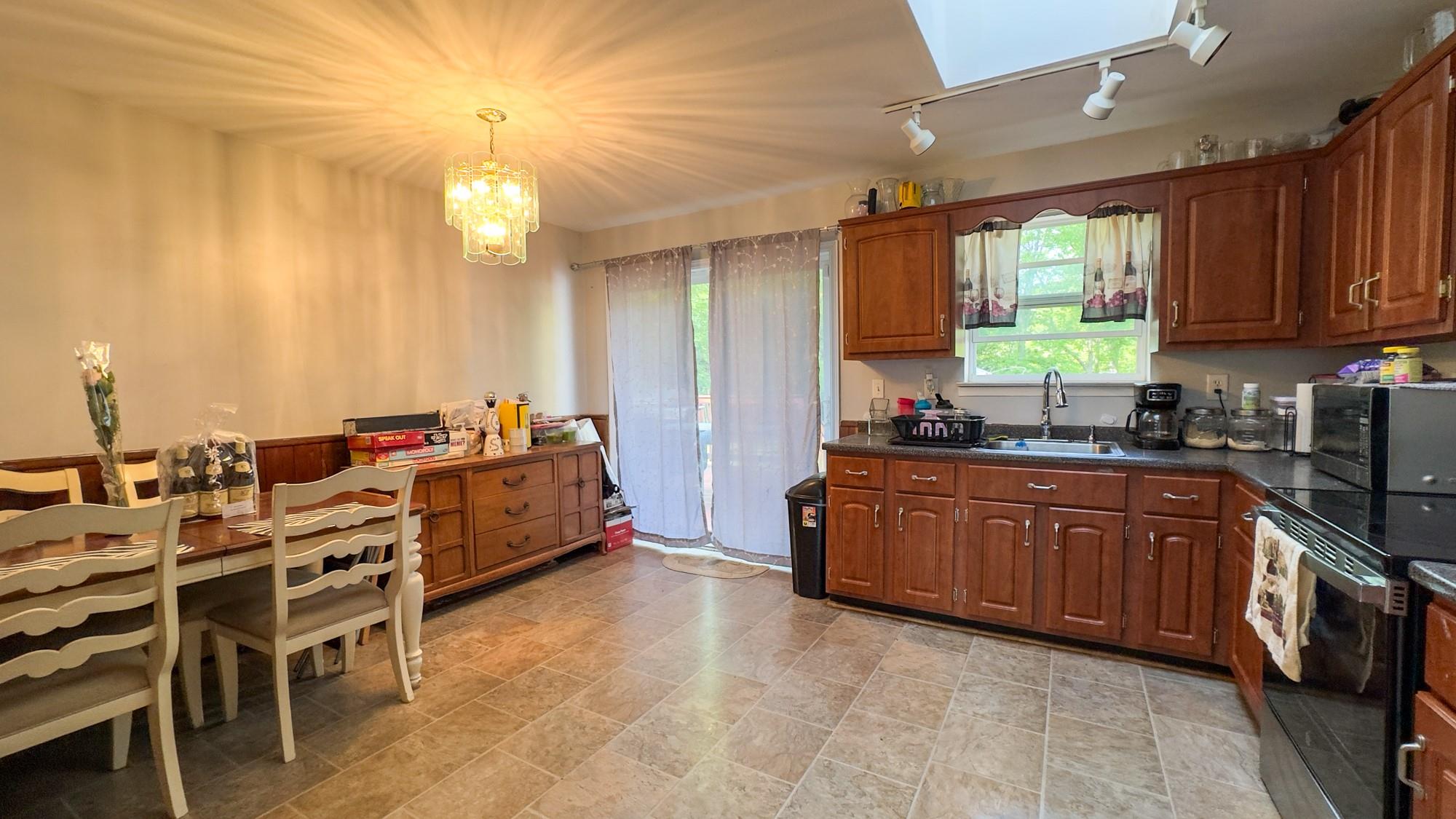 23 Kingsland Avenue, Shirley, New York image 2