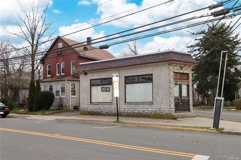 Homes For Sale - 100 Steamboat Road<br/> Great Neck, NY 11024