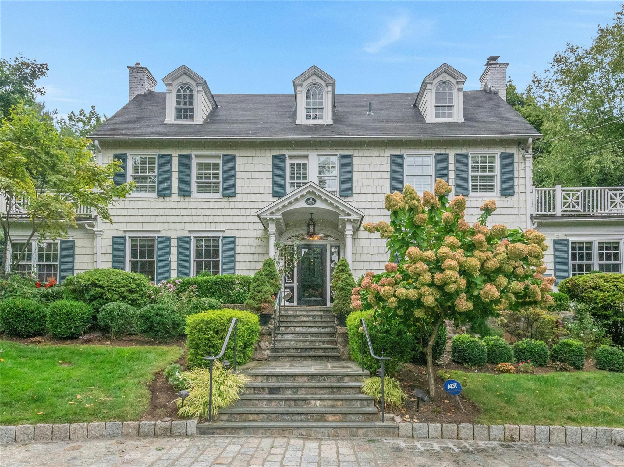 Warwick Road, Bronxville, New York - 5 Bedrooms  
5.5 Bathrooms  
11 Rooms - 