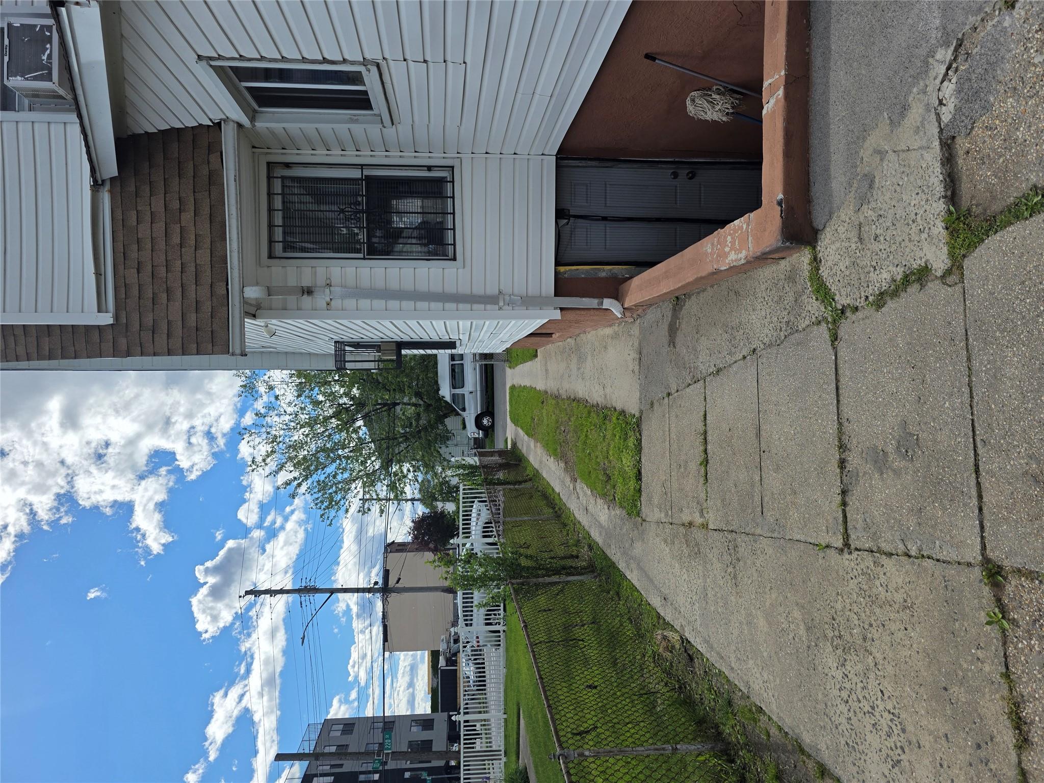 133-15 220 St St, Springfield Gardens, New York image 27