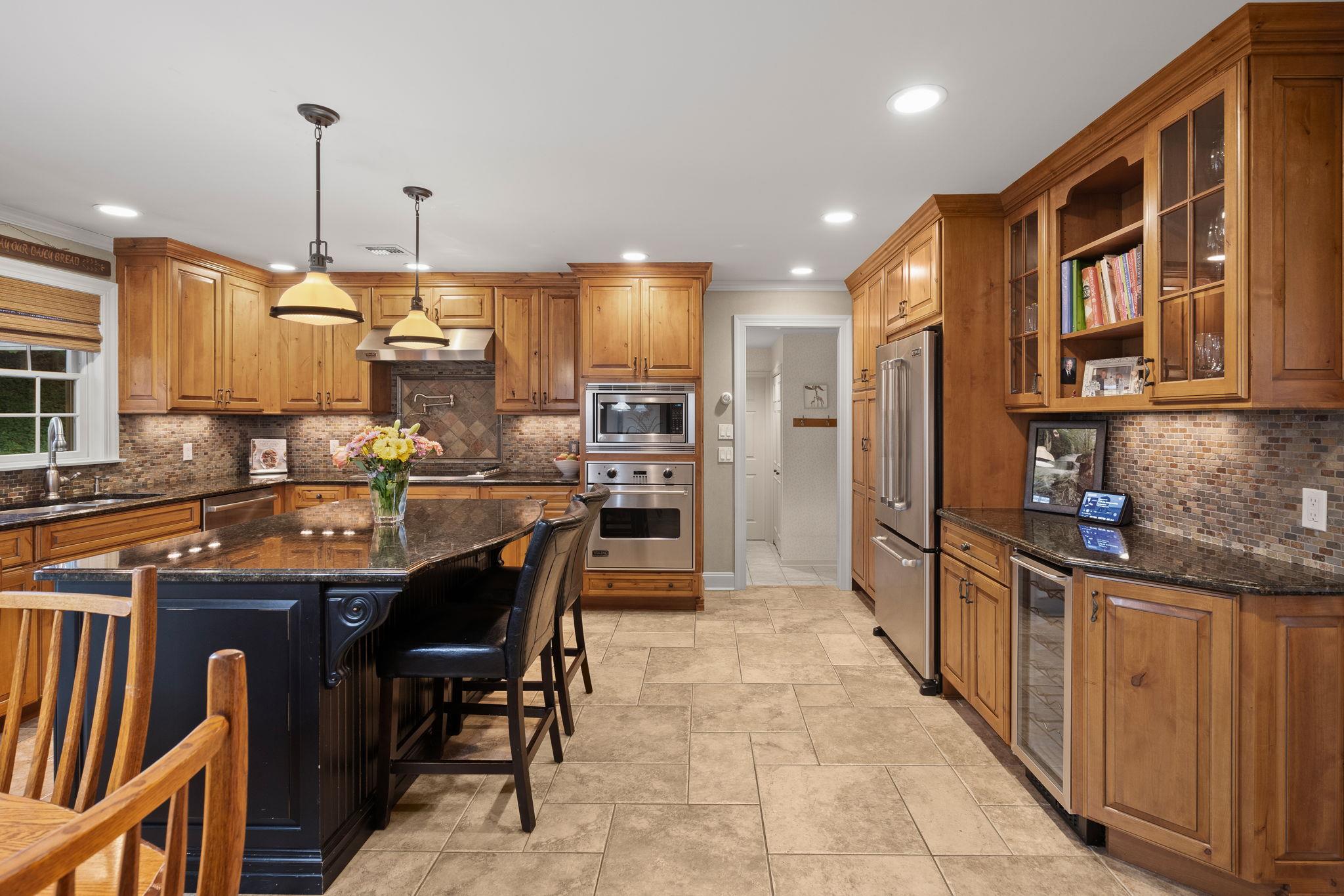 322 West Hills Road, Huntington, New York image 11