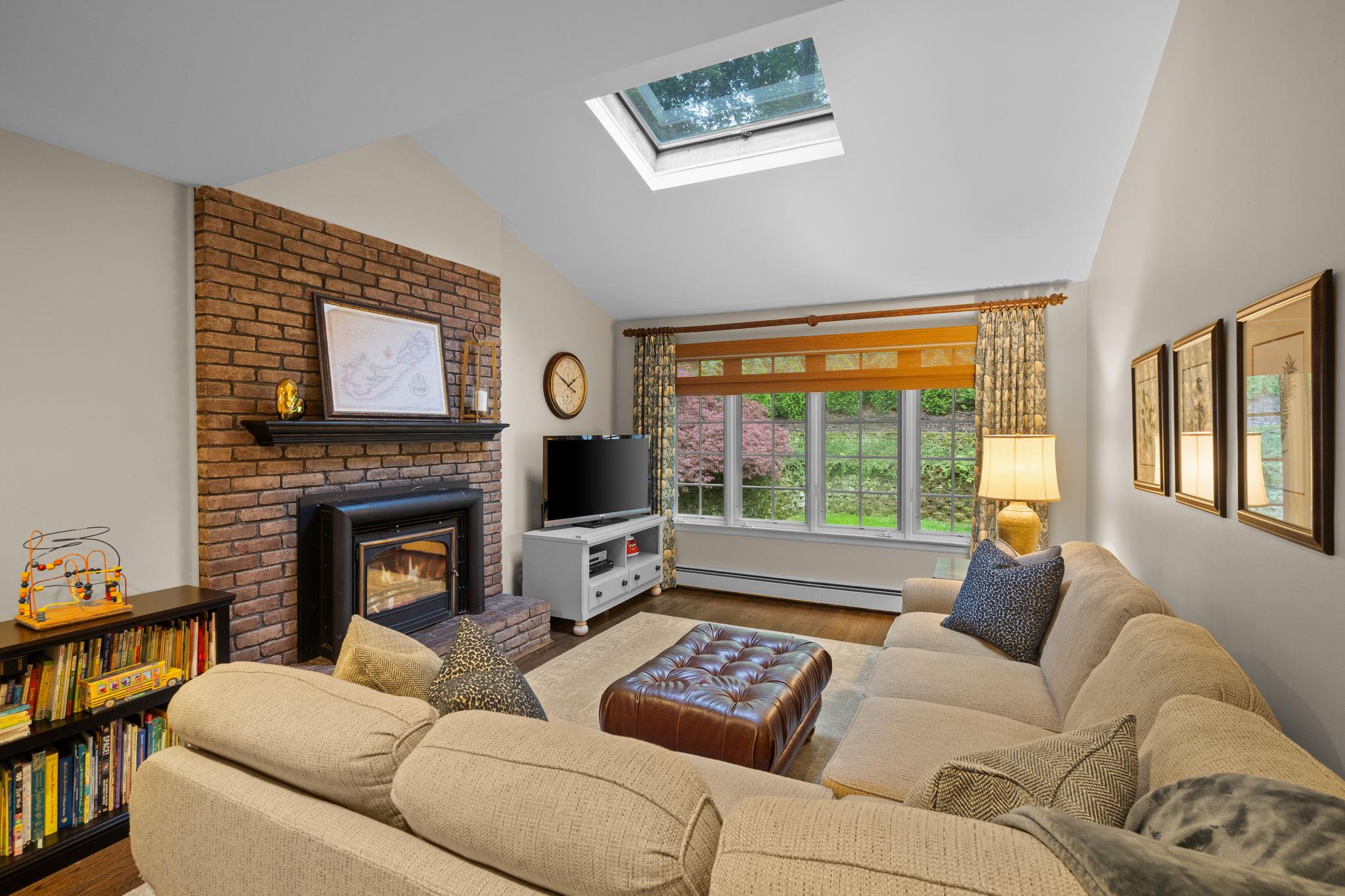 322 West Hills Road, Huntington, New York image 9