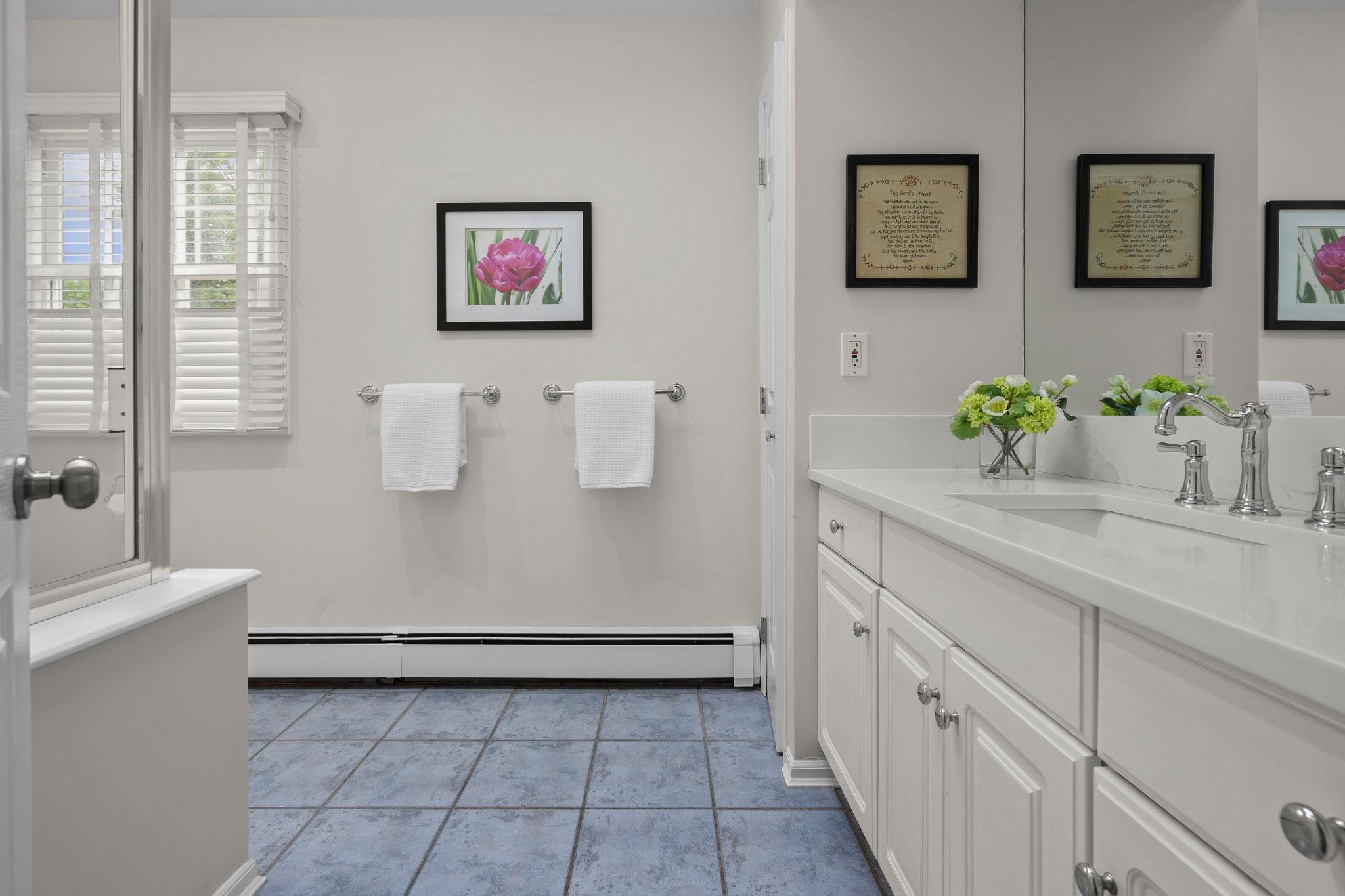 322 West Hills Road, Huntington, New York image 16