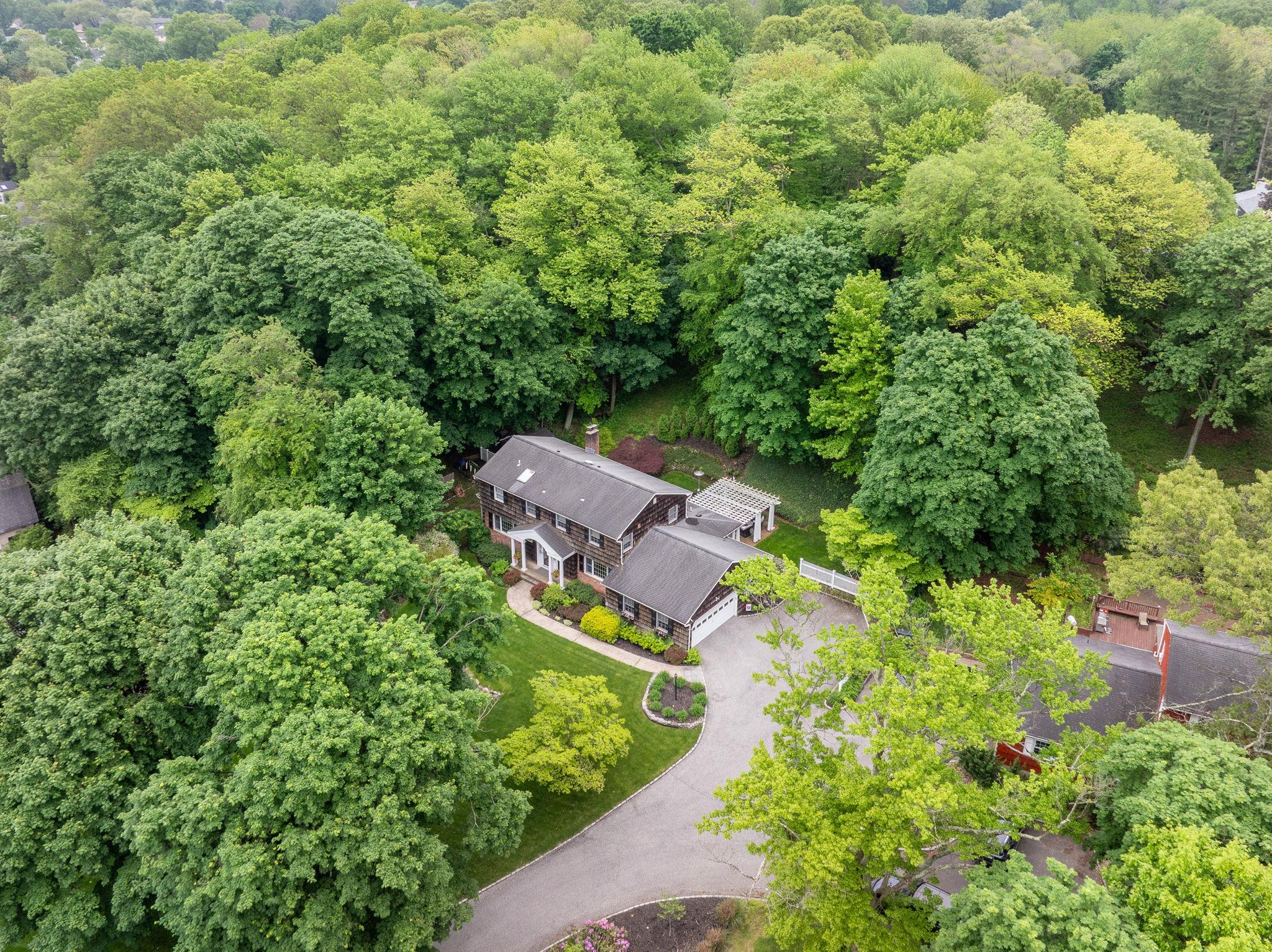 322 West Hills Road, Huntington, New York image 25