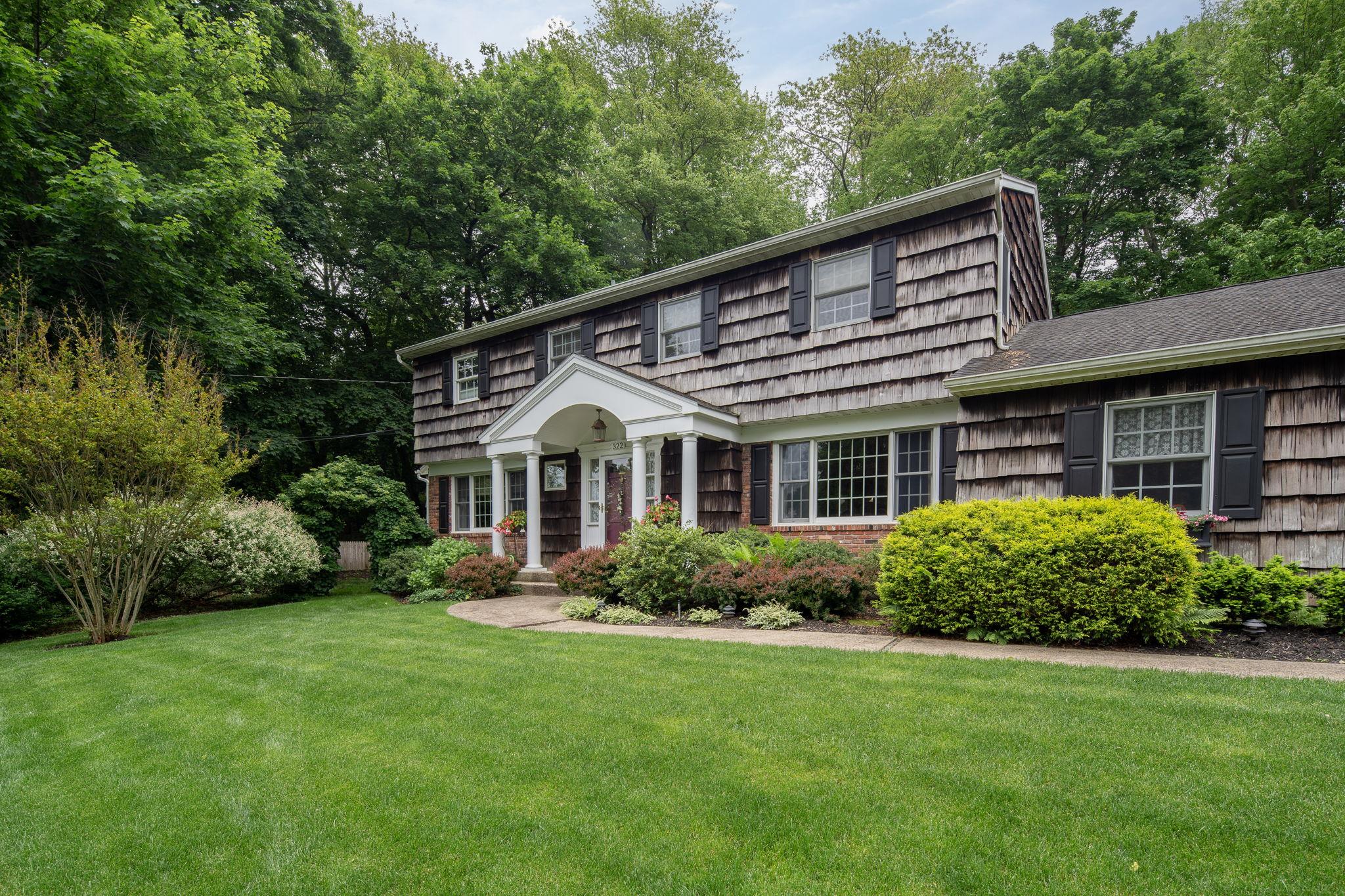 322 West Hills Road, Huntington, New York image 2