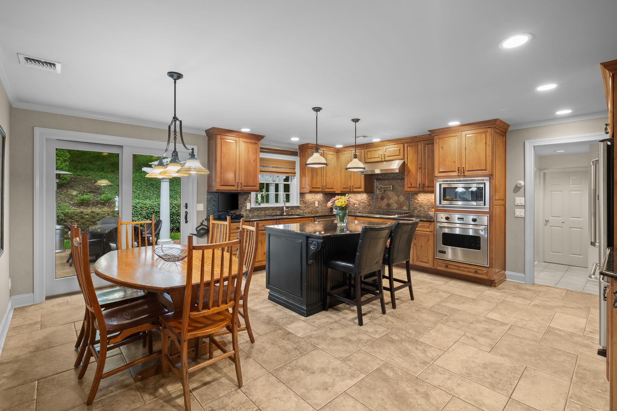 322 West Hills Road, Huntington, New York image 10