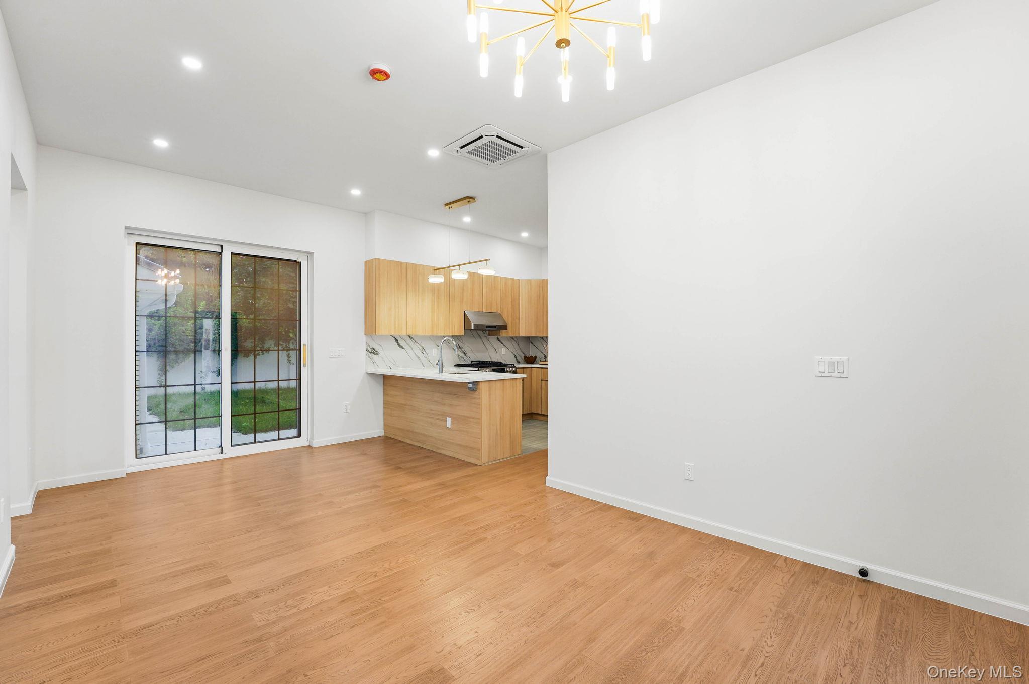 15033 Hawtree Street - Photo 4