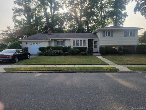 336 W 15th Street Deer Park NY 11729