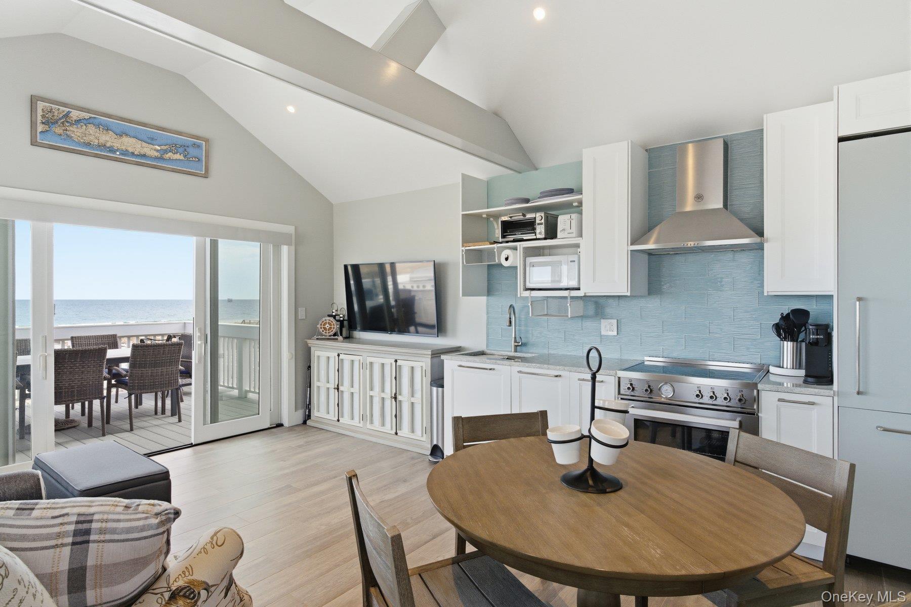 905 Dune Road