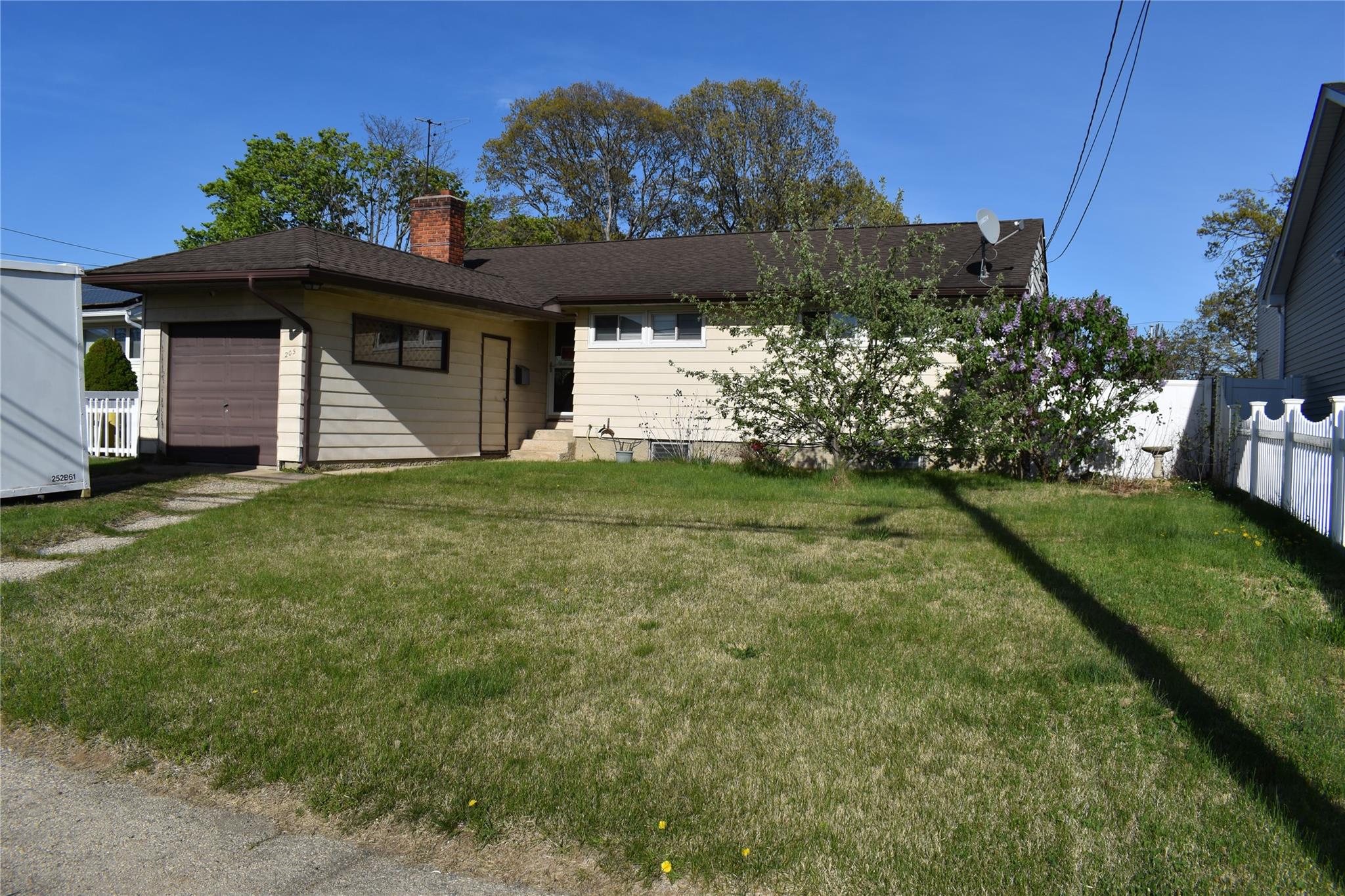 205 1st Avenue, Massapequa Park, New York image 1
