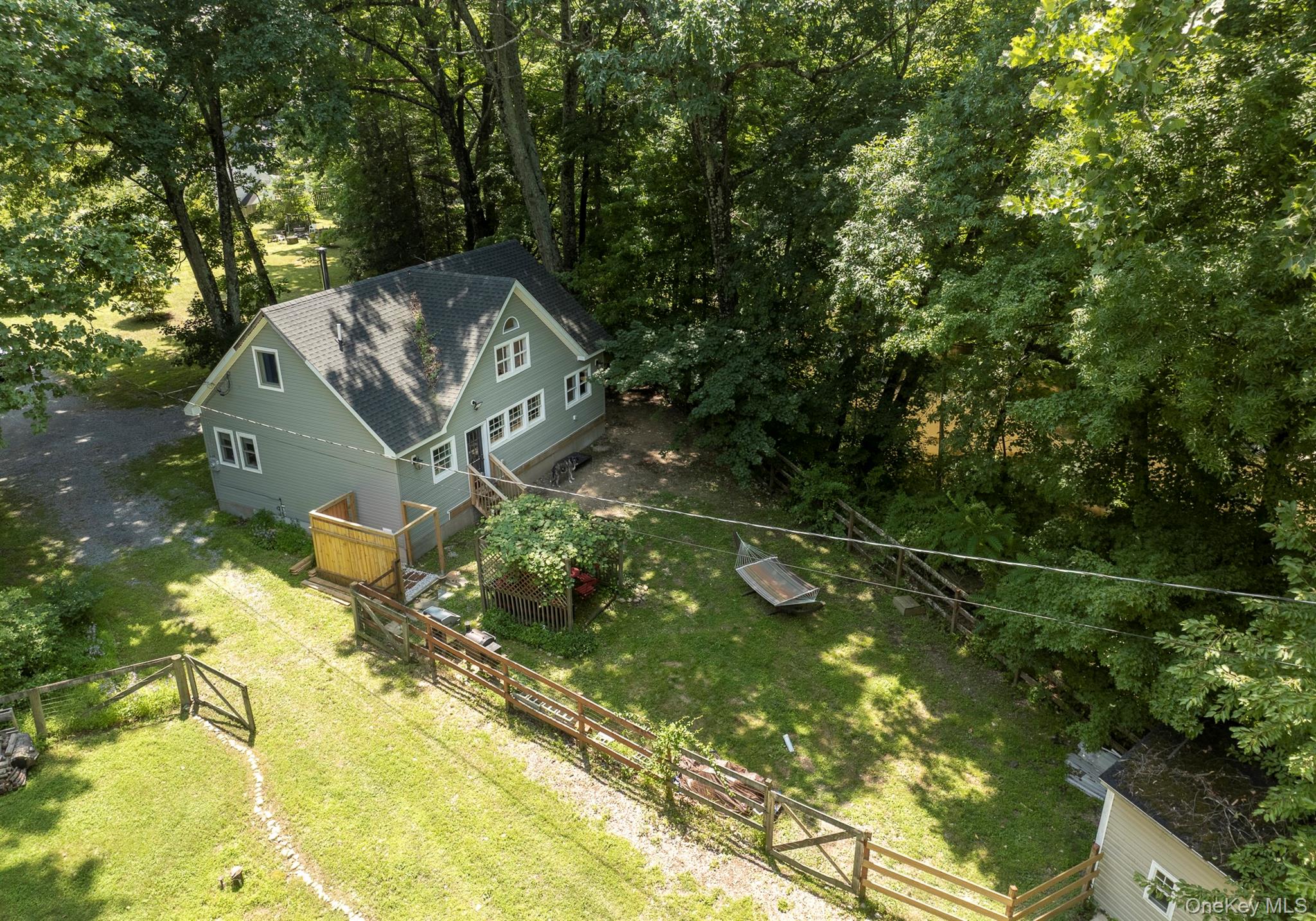 13-14 Creekside Place