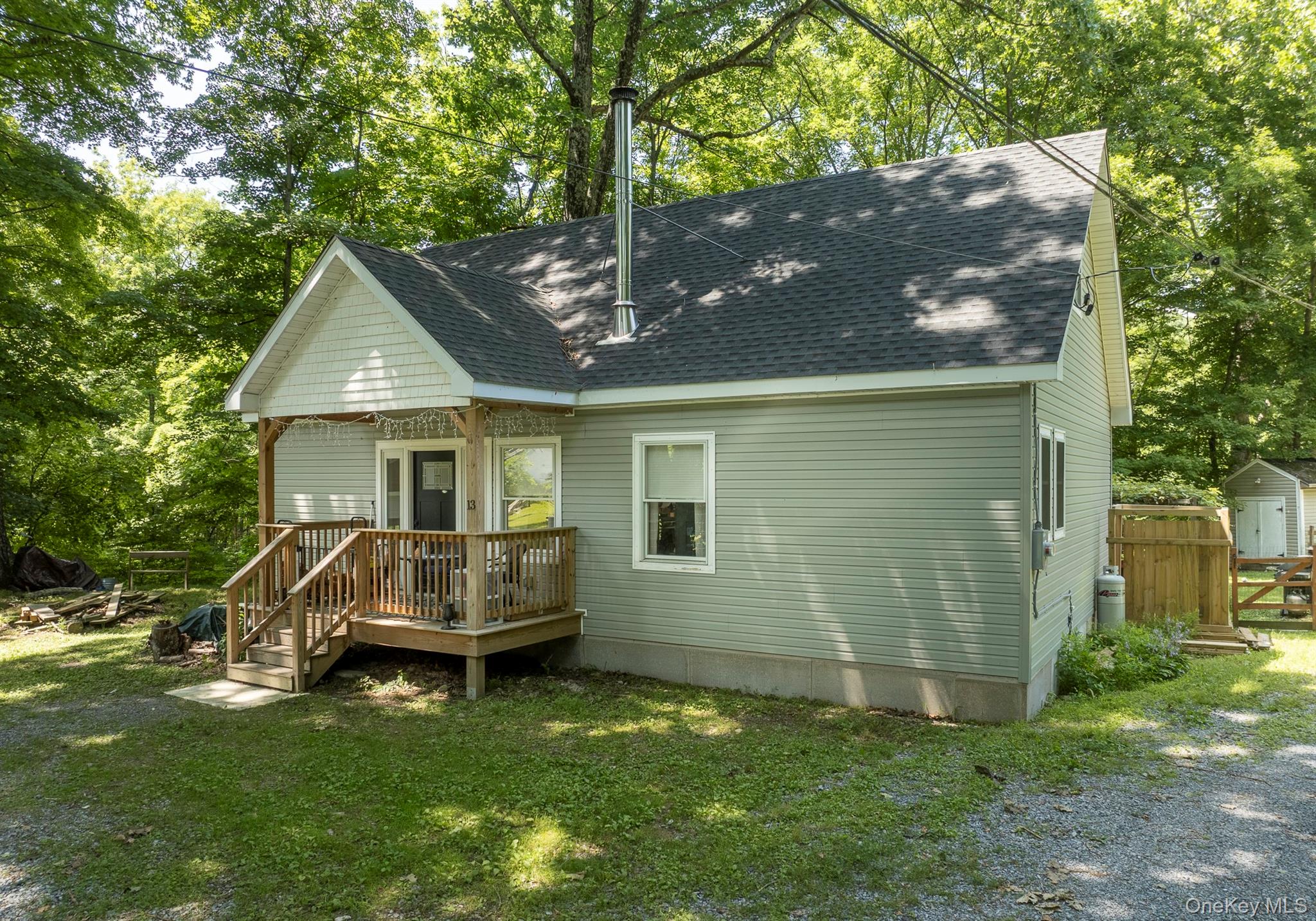 13-14 Creekside Place