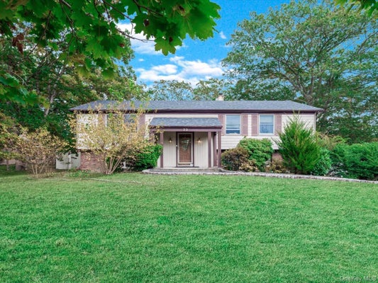 33 WINSIDE LN, CORAM, NY 11727 - Image c93f0f8120caefa3ef1f8ae2fcb507f3/2752046646