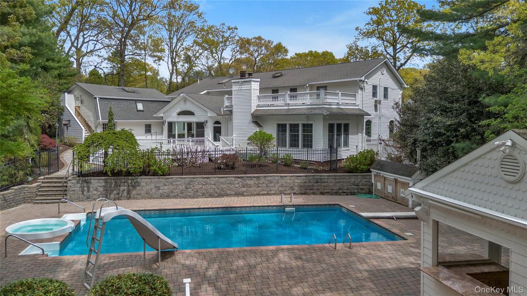 Photo of 9 Concord Drive, Northport, NY 11768 (MLS # 981675)