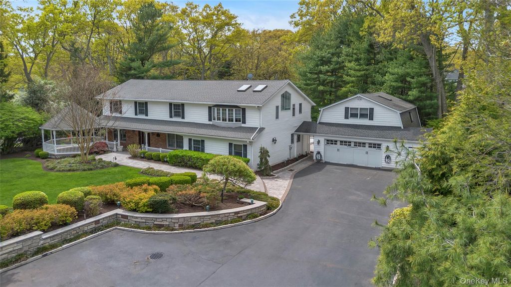 Photo of 9 Concord Drive, Northport, NY 11768 (MLS # 981675)
