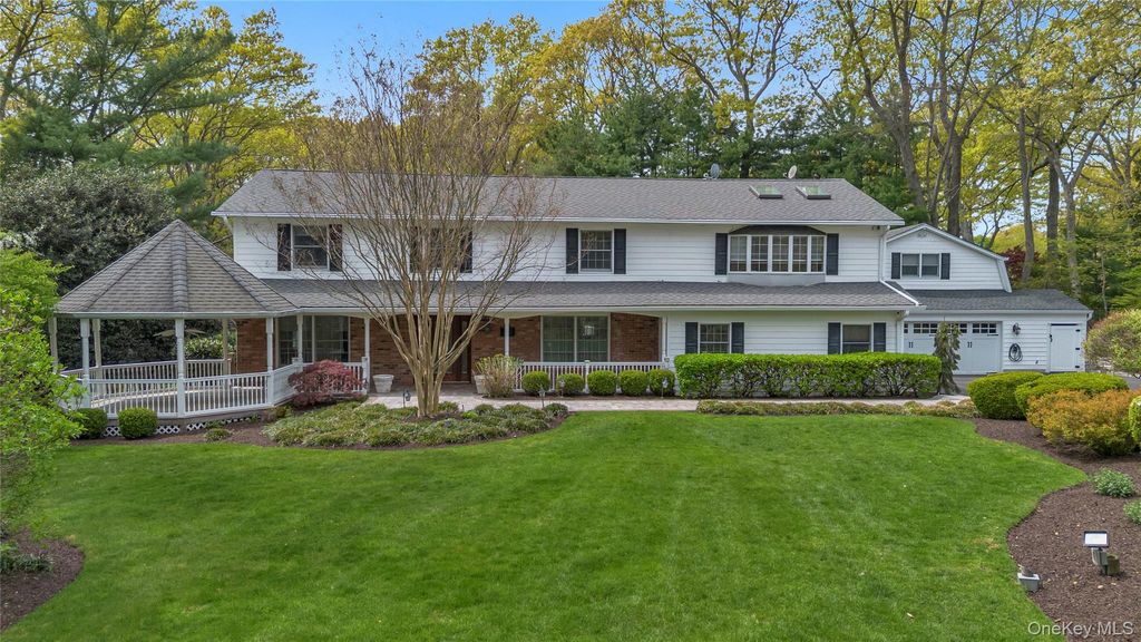 Photo of 9 Concord Drive, Northport, NY 11768 (MLS # 981675)