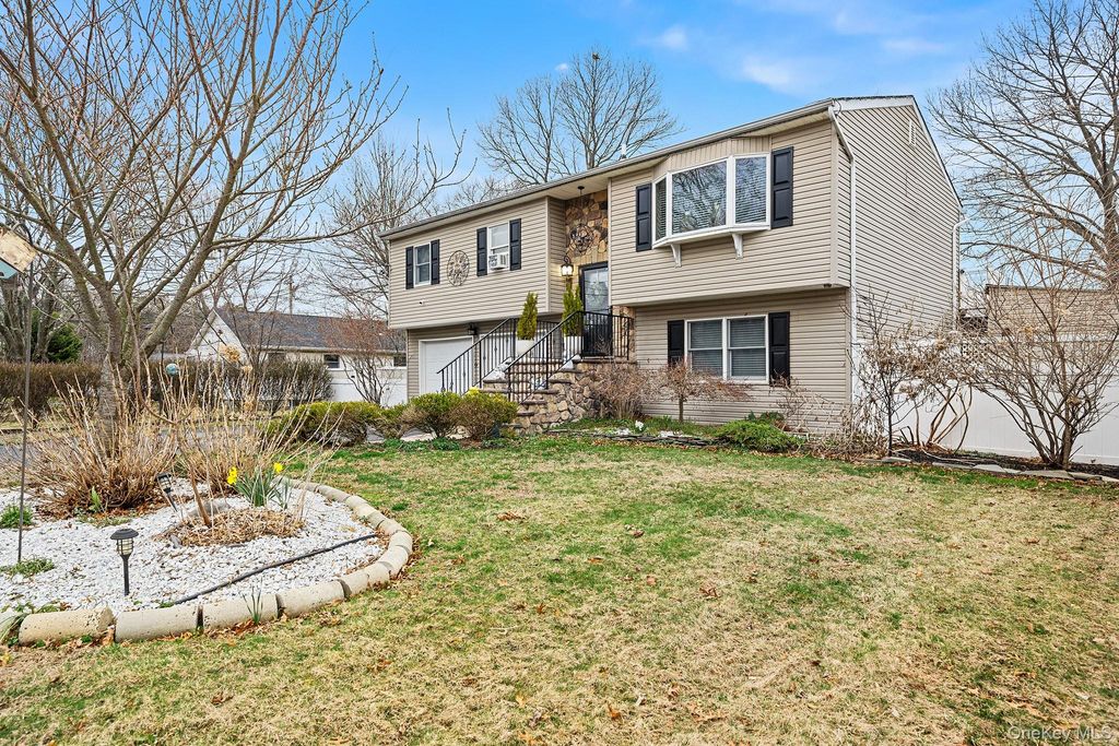 Photo of 549 4th Street, Ronkonkoma, NY 11779 (MLS # 987425)