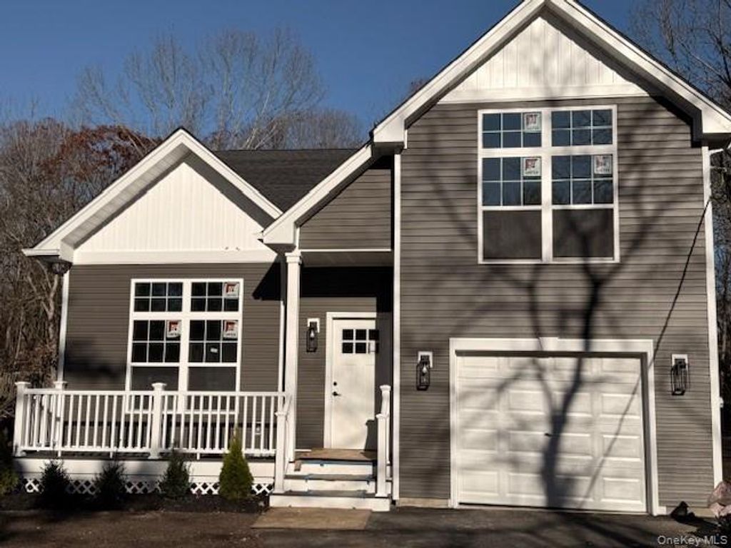 Photo of 71 Palmetto Drive, Shirley, NY 11967 (MLS # 940349)