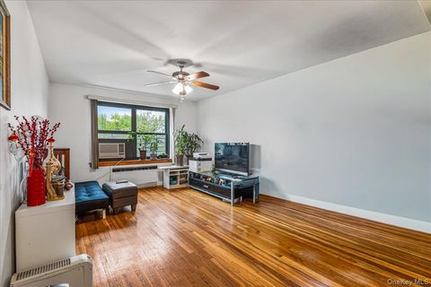 211-02 73rd Avenue Unit 4P, Bayside, NY 11364 - MLS#: 993164