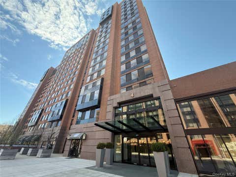 Condo For Sale - 4 Martine Avenue #1416<br/> White Plains, NY 10606