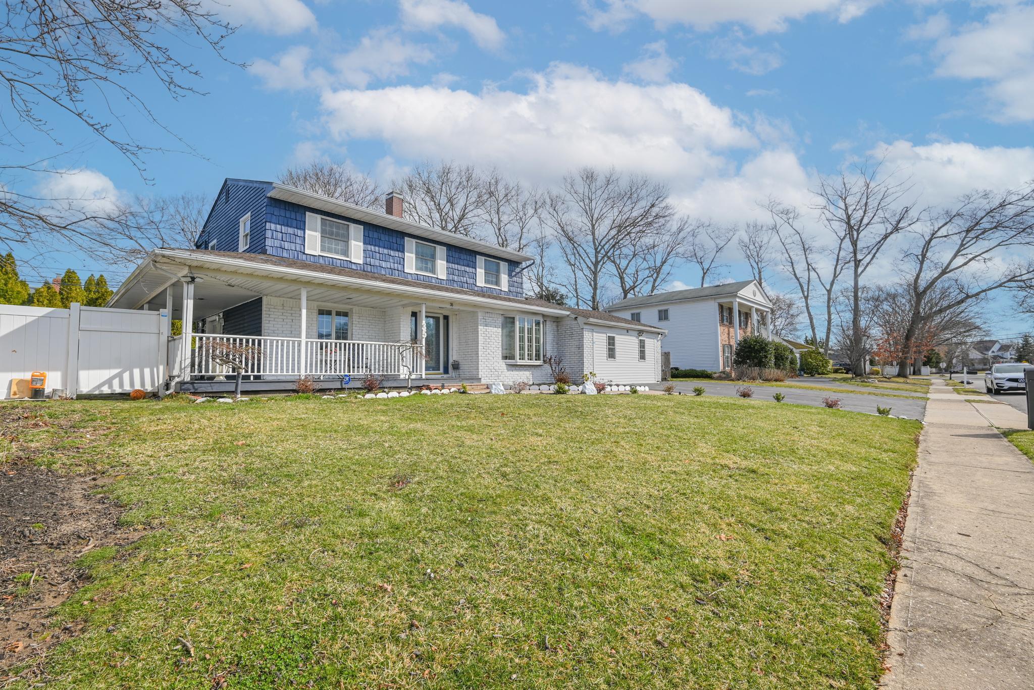 35 Penn Street, Port Jefferson Station, New York image 2