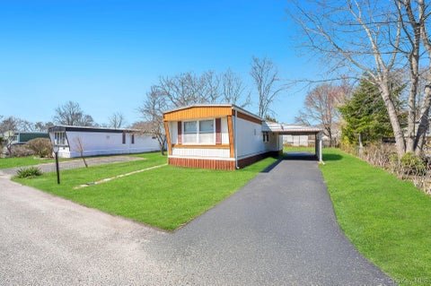 Mobile Home For Sale - 22 Buttercup Drive<br/> Bohemia, NY 11716
